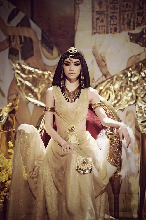Sao Việt đưa trào lưu tóc Cleopatra trở lại 9