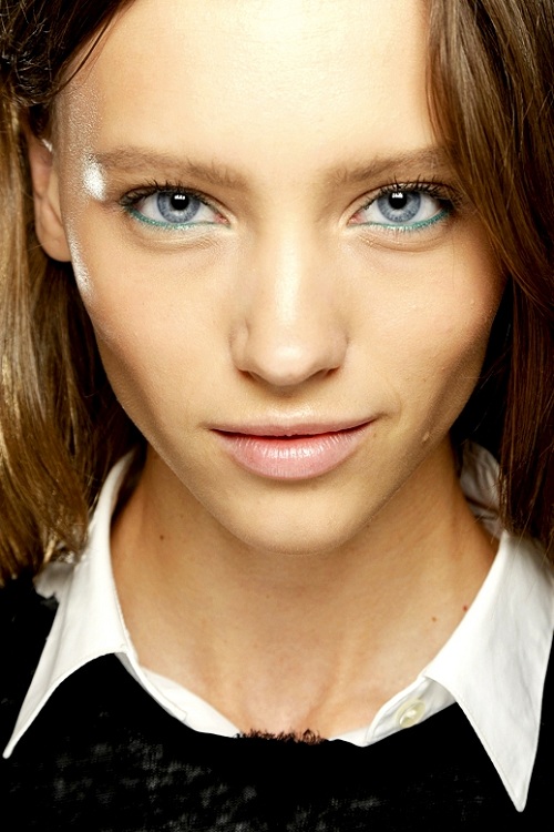 7 bright eyeliner 7 kiểu trang điểm mắt ấn tượng trên sàn catwalk 2013