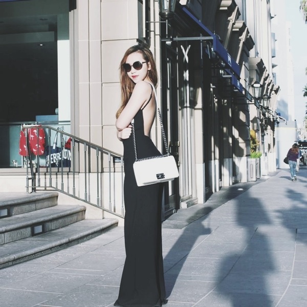 Quyến rũ chết người với váy maxi cut-out