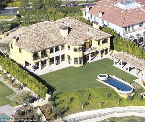 Biệt thự lộng lẫy của Kim