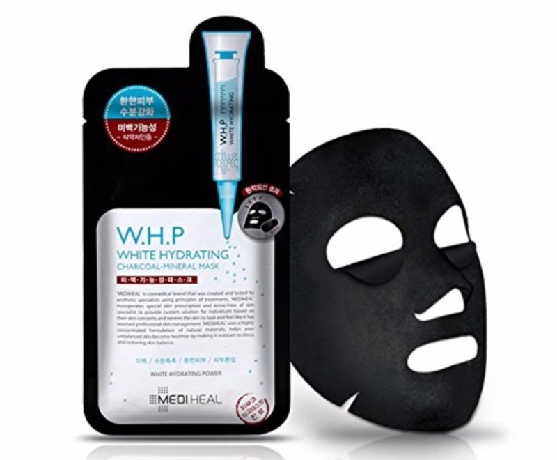 Mediheal – White Hydrating Charcoal Mineral Mask: Mặt nạ than hoạt tính và khoáng chất có công dụng dưỡng sáng bề mặt da. Giá: 32.000VND