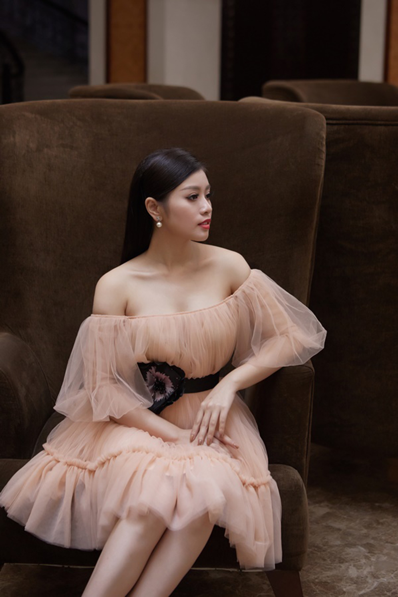 Thu Hằng đoạt giải Sao Mai khi cô chưa đầy 20 tuổi.