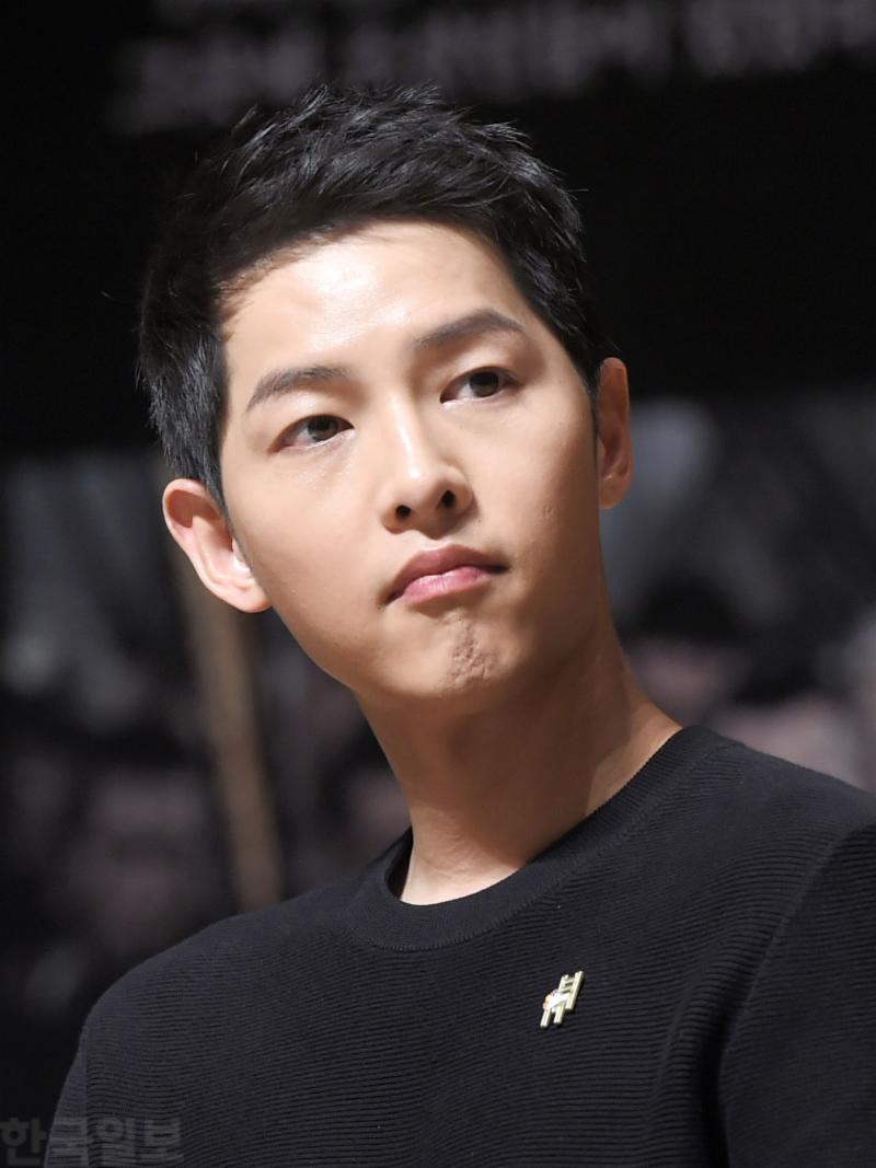 k-star-song-joong-ki-is-working-on-selecting-his-next-project