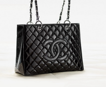 Khôi phục vệ sinh túi xách da Chanel chỉ trong 10 bước đơn giản