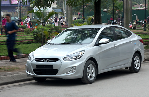 Chiếc Hyundai Accent không tiết kiệm hơn đàn anh Elantra là bao. Ảnh: Trọng Nghiệp.