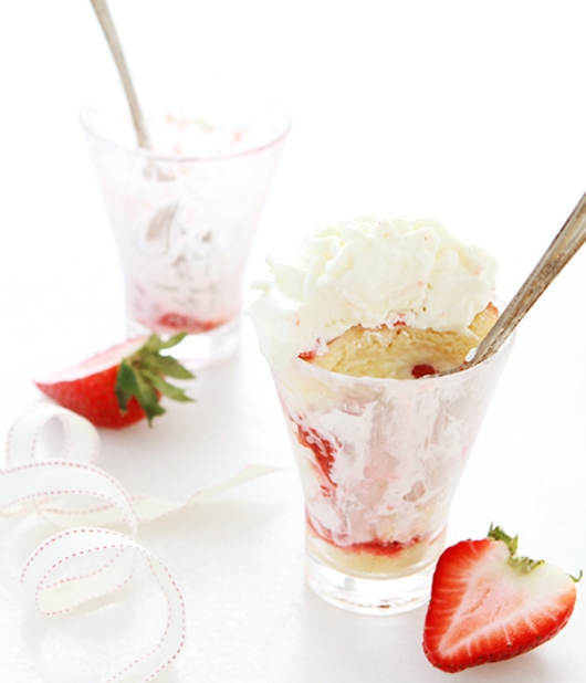 ngot-ngao-mon-banh-strawberry-trifle-deponline
