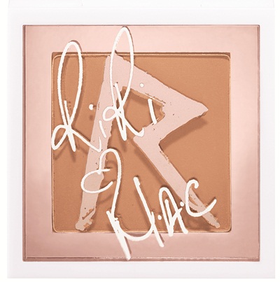 Phấn bắt sáng Rihanna Holiday Bronzing Powder In Love: 1.330.000VND