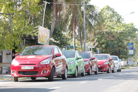 Câu lạc bộ Phụ nữ và Xe hơi - Mitsubishi Mirage