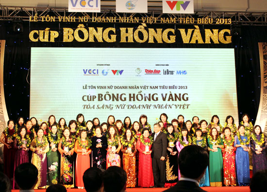 Lễ tôn vinh “Nữ Doanh nhân Việt Nam tiêu biểu 2013 – Cúp Bông hồng Vàng”