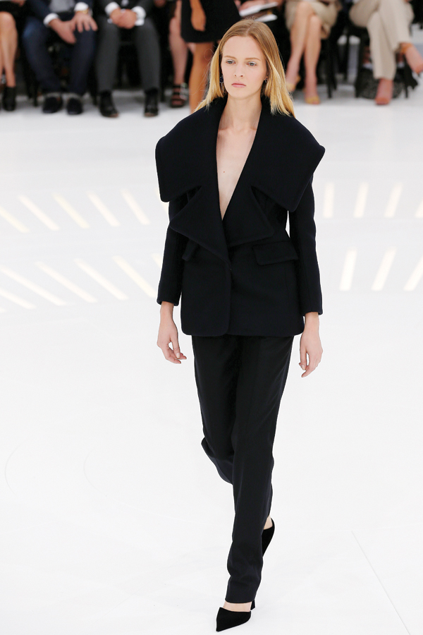 NTK Raf Simons sáng tạo với thiết kế áo khoác bar Dior