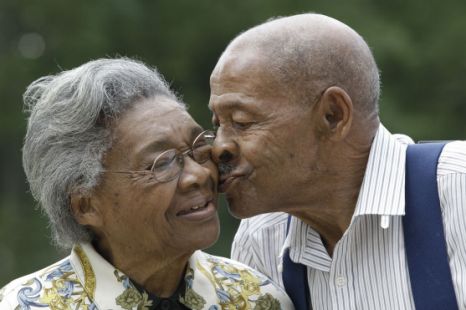 Cặp đôi tái hôn sau gần 50 năm ly dị