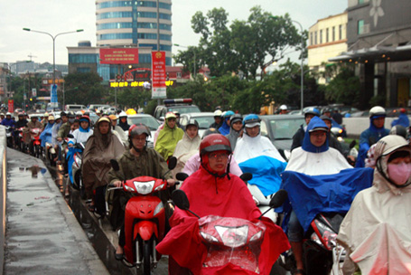 Một số điểm giao thông ở Hà Nội vẫn thường xuyên ùn tắc vào giờ cao điểm