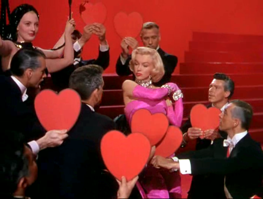 fashion review in movies, gentlemen prefer blondes, marilyn monroe, thời trang, phim ảnh