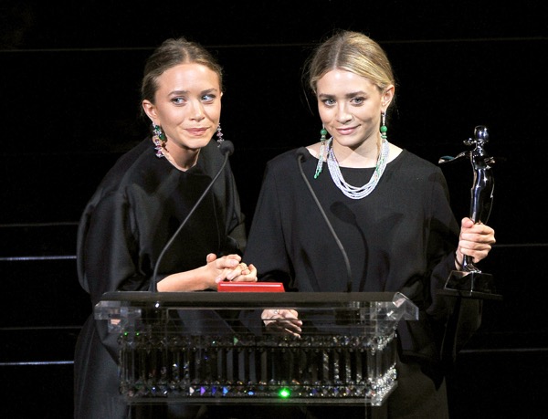 Mary­ Kate Olsen, Ashley Kate Olsen, nhà thiết kế, thời trang, the row, thương hiệu