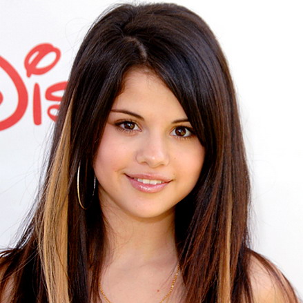 Điểm lại những kiểu tóc ấn tượng của phù thủy Selena Gomez