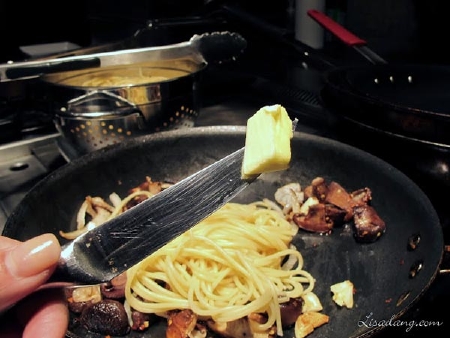 Cách làm mì spaghetti xào nấm