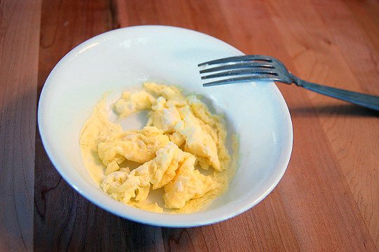 trứng khuấy, cách nấu trứng bằng lò vi sóng