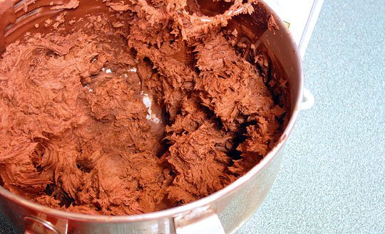 ganache chocolate, làm lớp phủ bánh chocolate