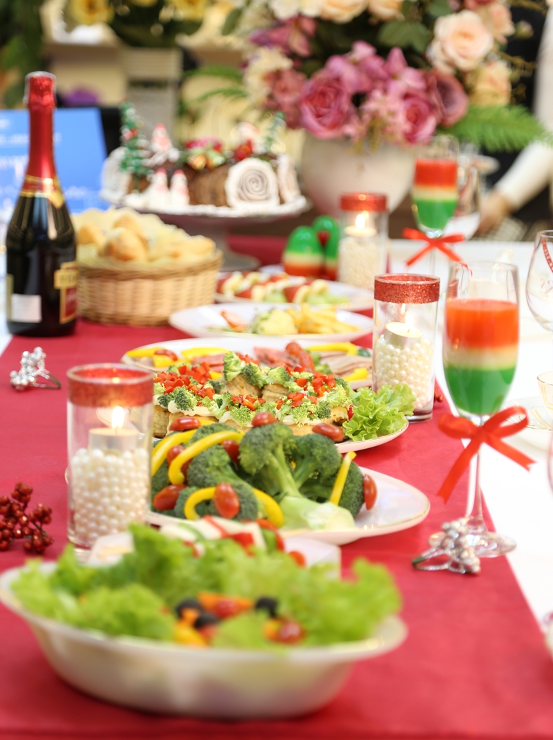 bàn tiệc giáng sinh, cách trang trí bàn tiệc giáng sinh, giáng sinh ăn gì, set up tiệc giáng sinh
