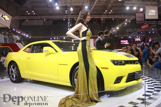 triển lãm, vietnam motor show 2014, siêu xe, người mẫu, Chevrolet Camaro, Mitsubishi, Toyota, Lexus, BMW