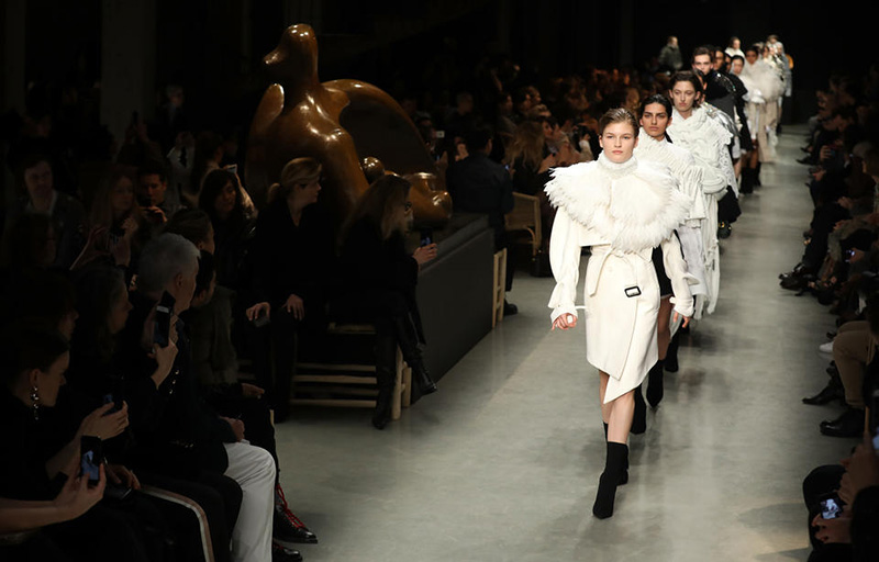 LONDON, ENGLAND - FEBRUARY 20: Models walk the runway at the Burberry show during the London Fashion Week February 2017 collections on February 20, 2017 in London, England. (Photo by Tim P. Whitby/Getty Images)