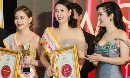Hoa hậu Hà Kiều Anh được vinh danh là “Bông hồng quyền lực 2017”