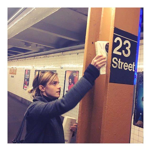 emma-watson-books-on-the-subway