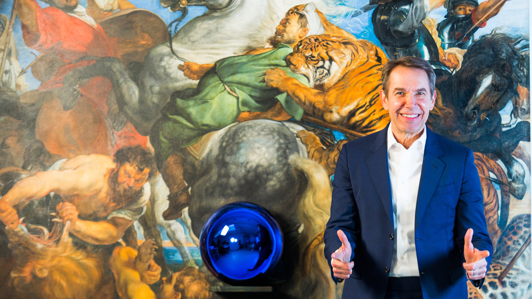 Chân dung nghệ sĩ Jeff Koons và tác phẩm Gazing Ball dựa trên bức "The Tiger Hunt" của danh họa Rubens.
