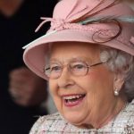 Nước Anh bắn đại pháo mừng Nữ hoàng Elizabeth bước sang tuổi 91