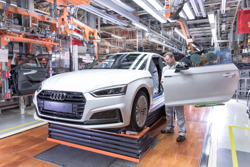 Audi Site Ingolstadt Production of the Audi A5 Coupé/Sportback: Assembly – Door preassembly