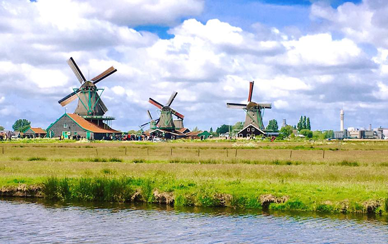 Khám phá ngôi làng cối xay gió độc nhất thế giới ở Hà Lan