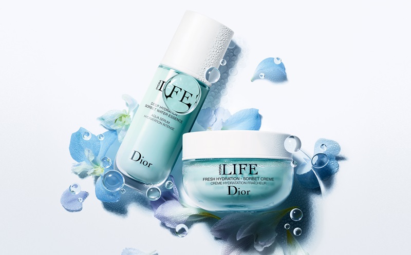 Bộ sản phẩm dưỡng ẩm Dior - Hydra Life giúp cấp nước liên tục trong vòng 24 giờ, giúp bề mặt da luôn căng mọng và tươi sáng