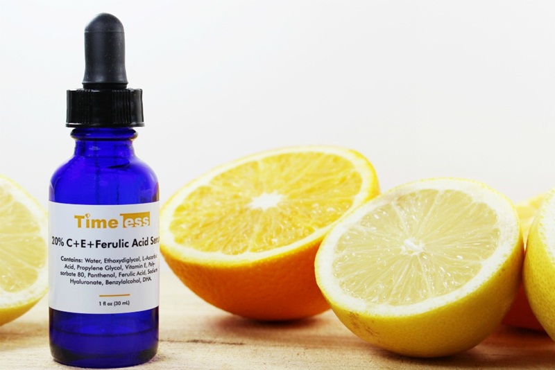 Timeless 20% Vitamin C + E Ferulic Acid: Serum chứa cả vitamin C và E giúp làm mờ các đốm nâu trên da, tăng sinh collagen, chống oxy hóa, giảm nếp nhăn. 