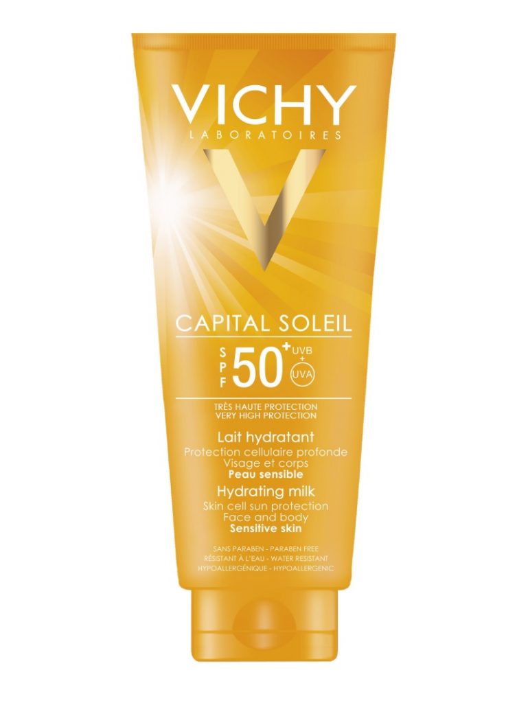 Vichy Capital Soleil SPF50 có công thức 3 màng lọc độc đáo vừa giúp bảo vệ da trước tia UVA và UVB, vừa dưỡng da mềm mại. Giá tham khảo: 470.000VND