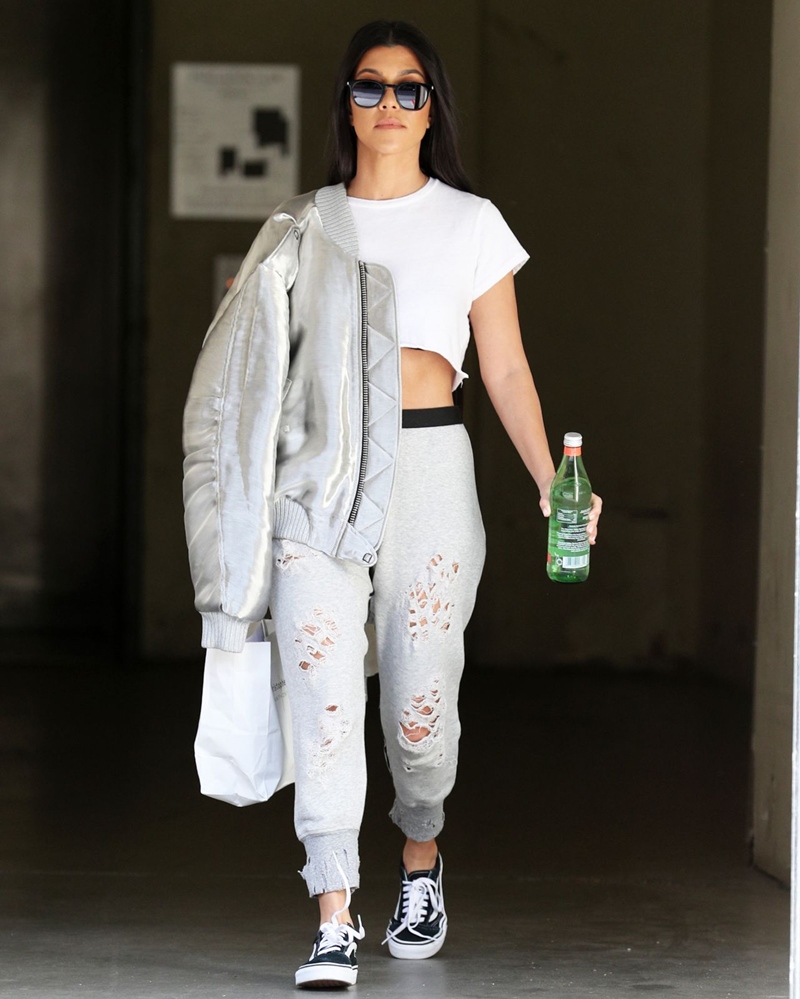 20172508_stylist_chi_em_nha_kardashian_deponline_20