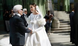 Chanel Haute Couture Thu Đông 2017 – Show diễn vượt xa trí tưởng tượng