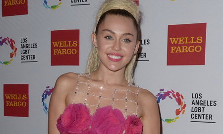 Nữ ca sỹ Miley Cyrus giành giải đặc biệt tại Teen Choice Awards