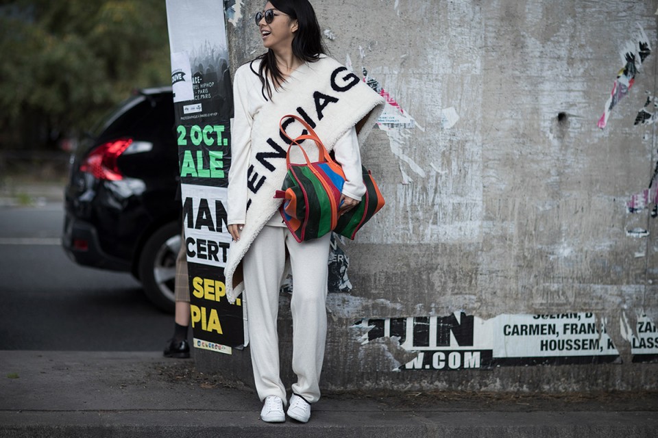 balenciaga-ss17-womens-street-style-02-960x640