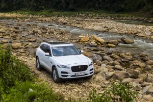 “Báo đốm” F-Pace: chiếc xe cho cô nàng thích “mãnh liệt”