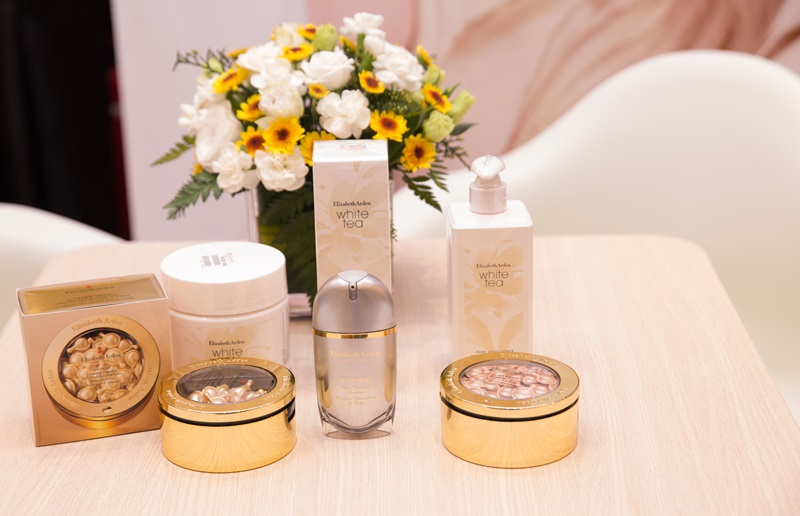 Nước hoa trà trắng White Tea và những sản phẩm ngôi sao của Elizabeth Arden