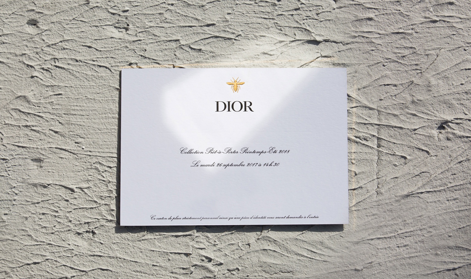 Thiệp mời show diễn Xuân Hè 2018 của Dior