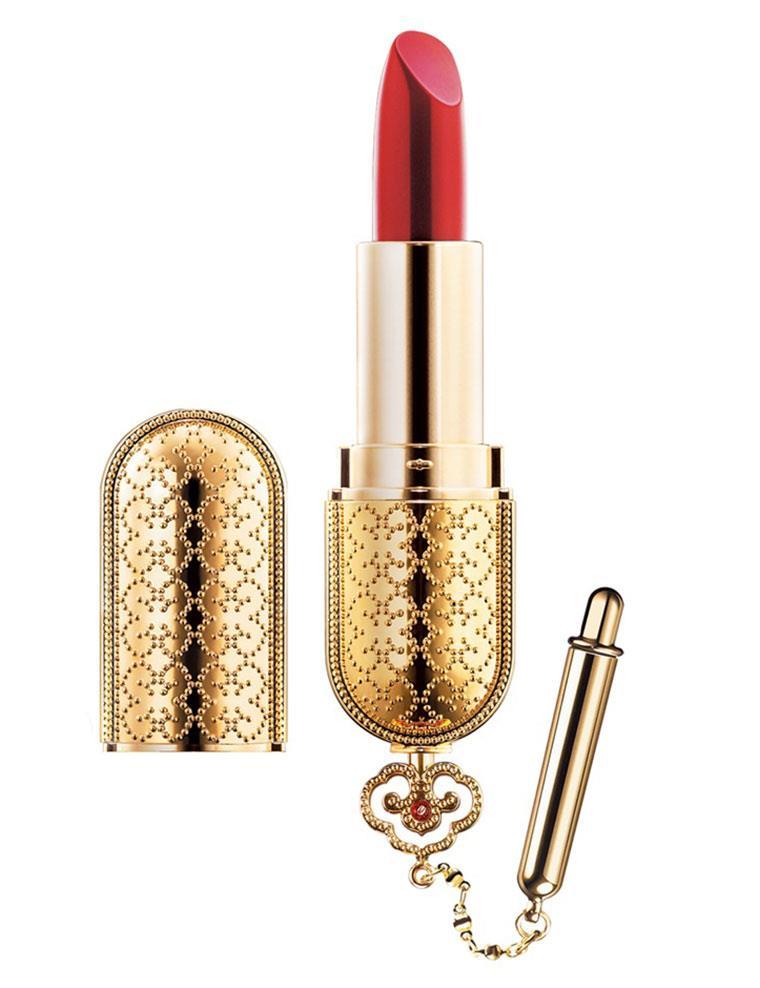 Son môi The History of Whoo Mi Luxury Lipstick có thiết kế vương giả và gam màu đỏ đậm đằm thắm