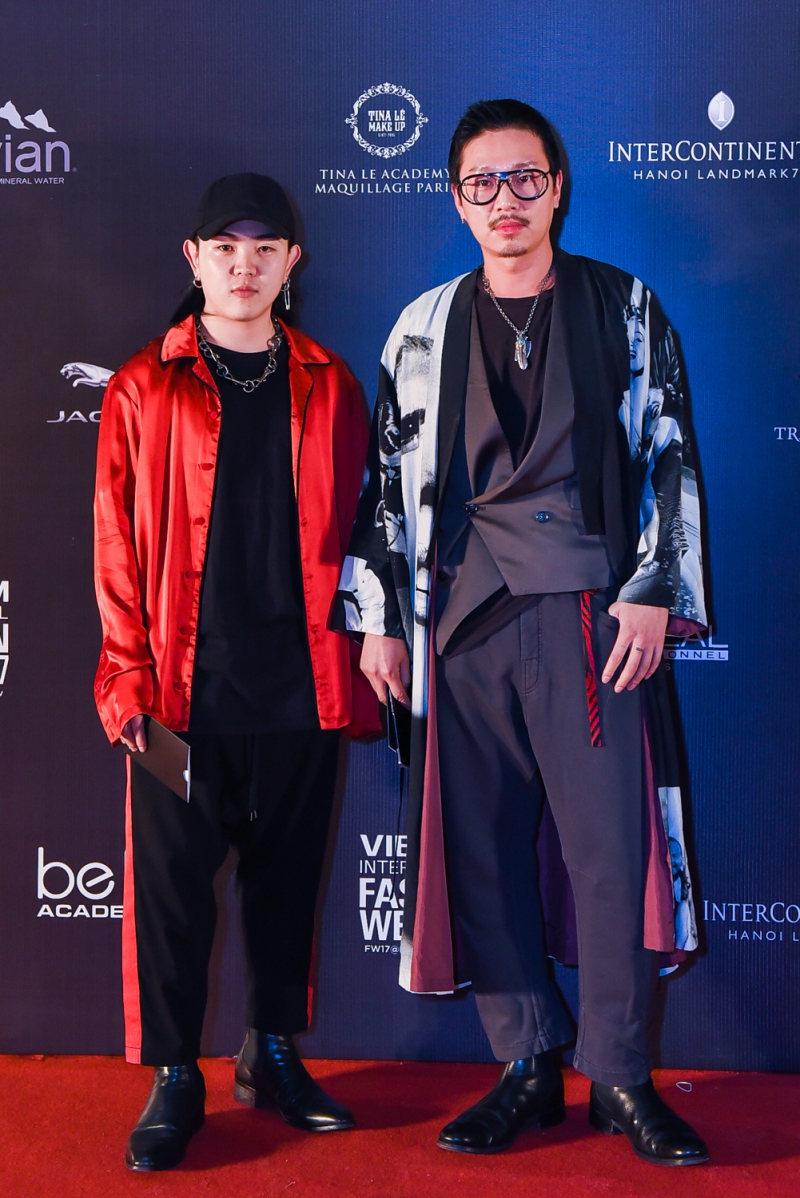 NTK Kwang Ho Lee (phải) đến từ Hàn Quốc 