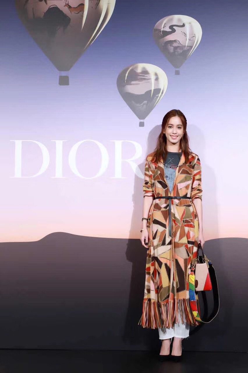 Người mẫu người Đài Loan Trần Đình Ni khoe vóc dáng tuyệt đẹp của mình trong trang phục từ bộ sưu tập Dior Resort 2018.