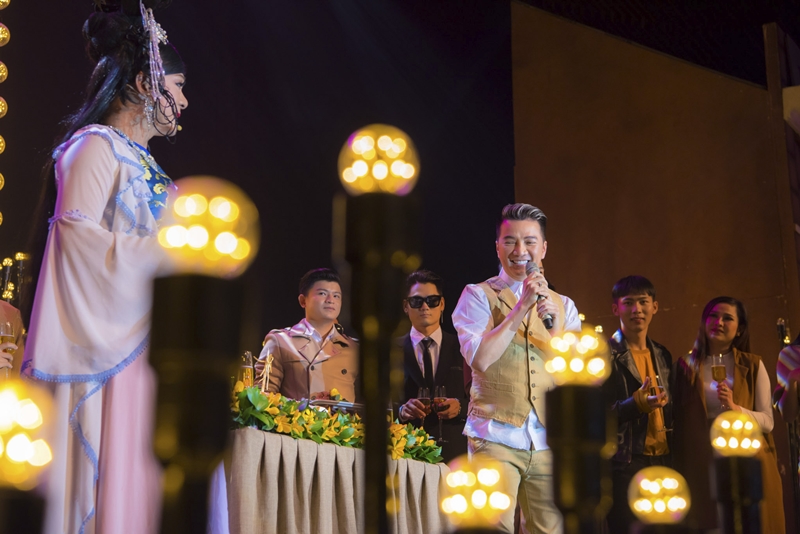 Có gì trong buổi tiệc sinh nhật hoành tráng của “ông hoàng nhạc Việt”?