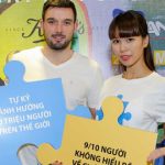 Siêu mẫu Hà Anh tham gia chiến dịch Autism Speaks giúp đỡ trẻ em tự kỷ