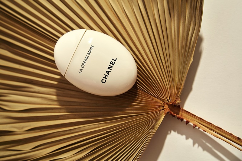 Không ngờ rằng có ngày Chanel lại ra mắt một &quot;quả trứng&quot; dưỡng da tay đáng yêu như thế này - Tạp chí Đẹp