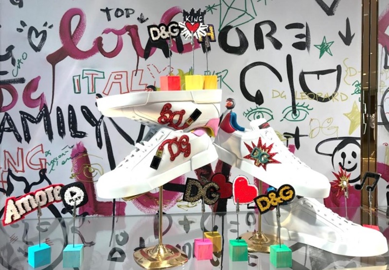 Đến cửa hàng pop-up của Dolce & Gabbana thiết kế giày sneakers “đẹp-độc-lạ” cho riêng mình