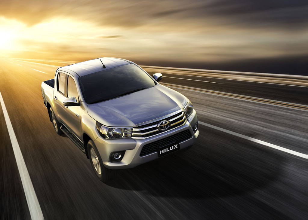 ngo_i-th_t-hilux-m_i
