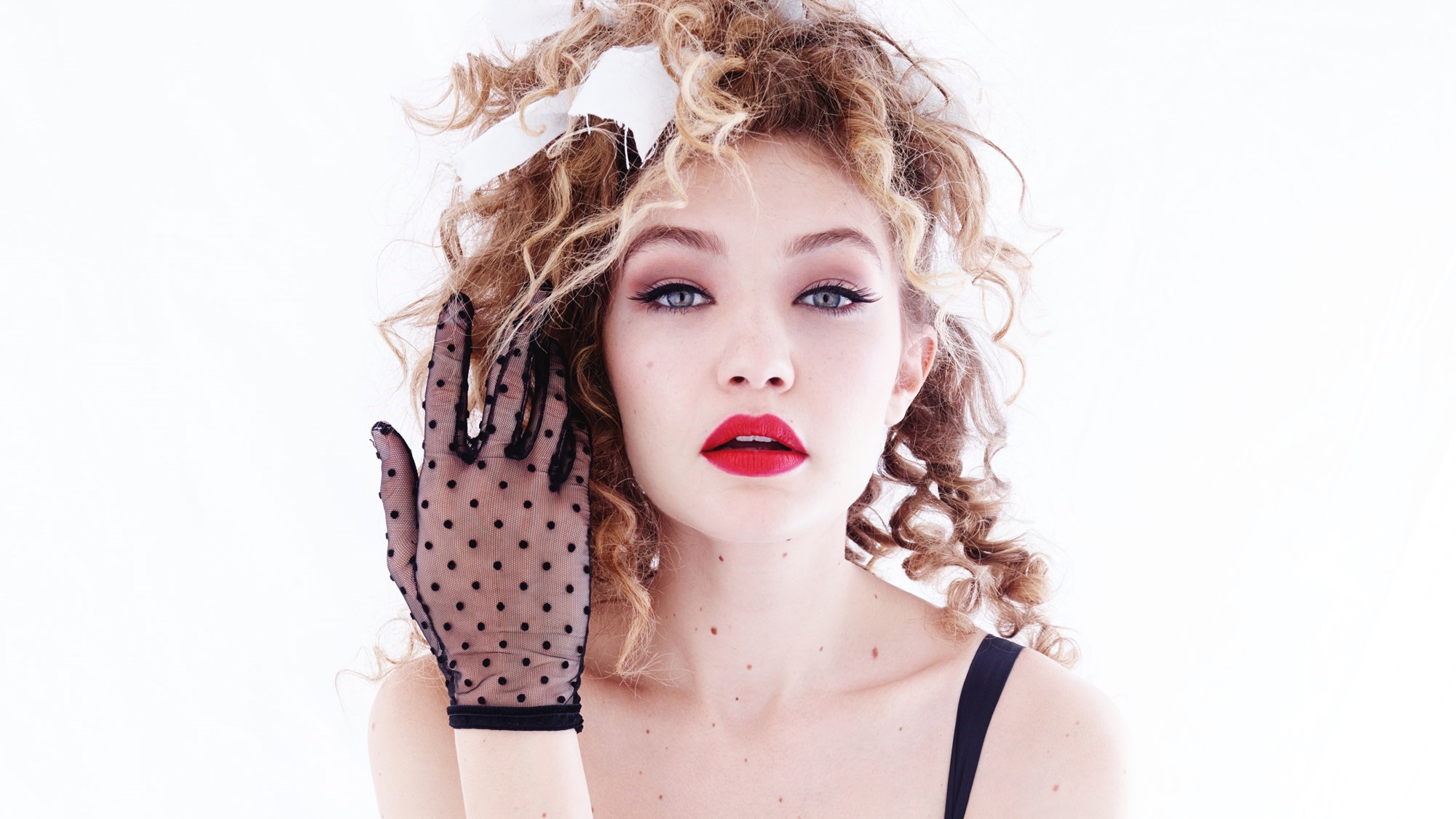 bi_quyet_trang_diem_tu_chuyen_gia_cua_gigi_hadid_deponline3